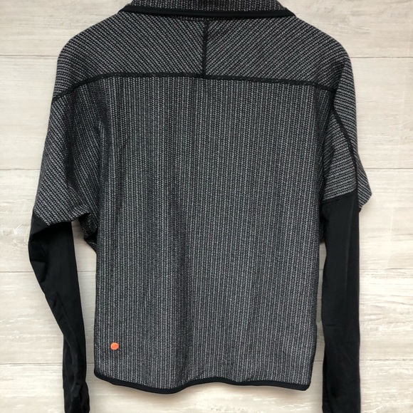 | Vimmia | Antar Zip-Front Pullover. Size M. - Picture 4 of 5